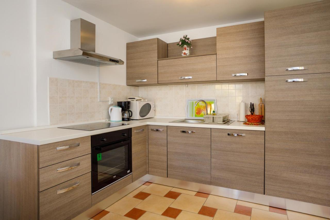 Apartmani Bakran Krk Town Bagian luar foto