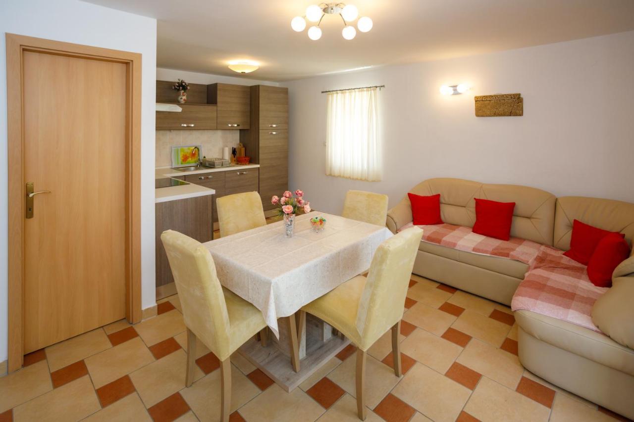 Apartmani Bakran Krk Town Bagian luar foto
