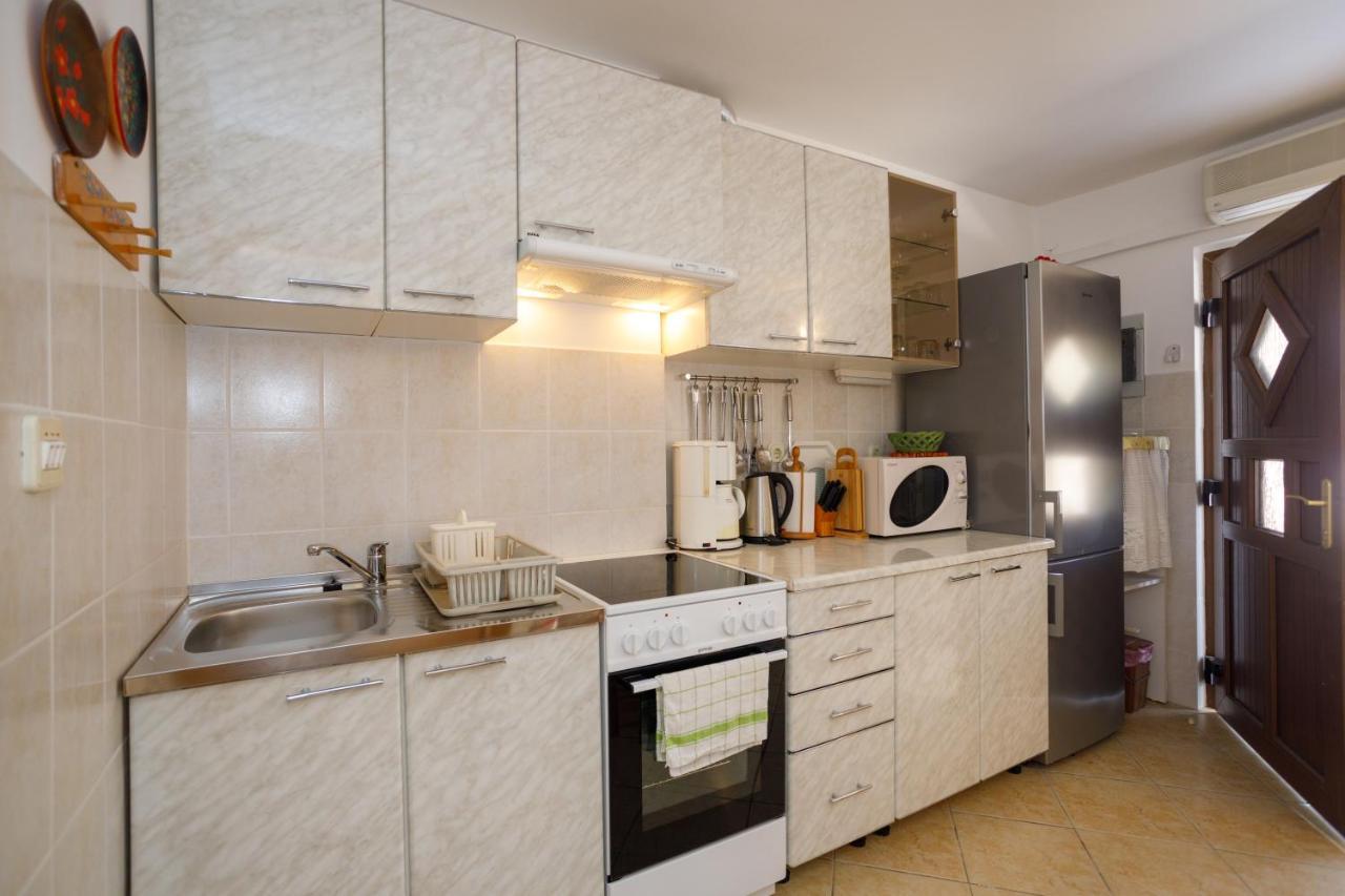 Apartmani Bakran Krk Town Bagian luar foto