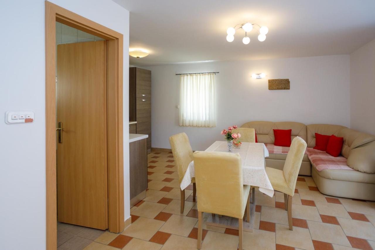 Apartmani Bakran Krk Town Bagian luar foto