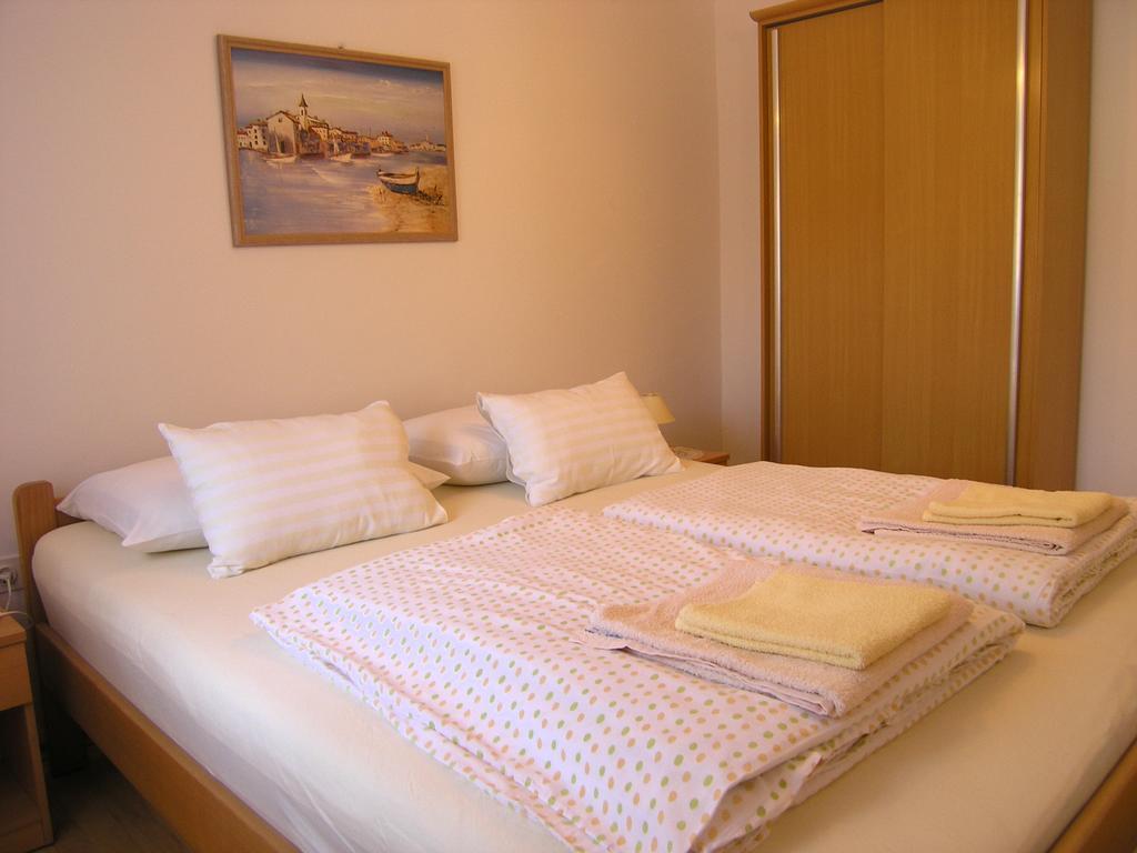 Apartmani Bakran Krk Town Bagian luar foto