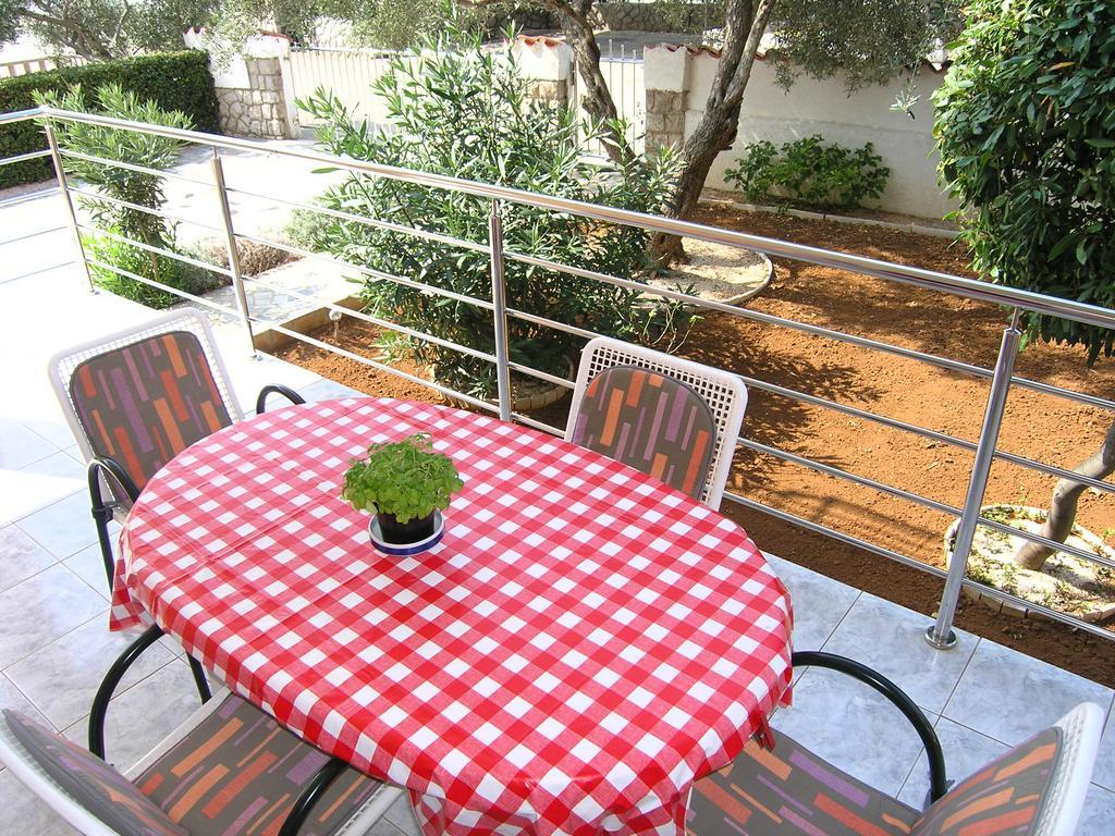 Apartmani Bakran Krk Town Bagian luar foto